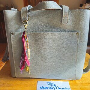 Portland Leather Goods Nimbus Medium Classic Crossbody bag - $185.